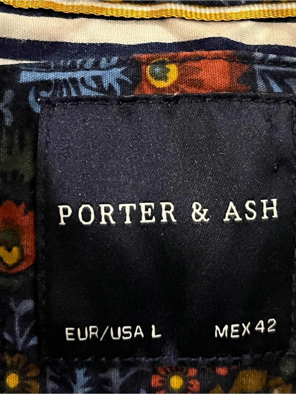 Porter & Ash Floral Print Button-Up shirt. 100% cotton. Navy blue yellow red. L - Picture 5 of 10